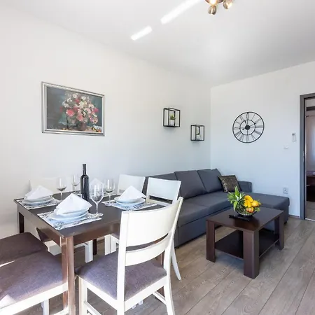 Brzica Апартаменты