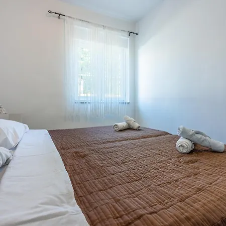 公寓 Brzica 诺维·维诺多尔斯基