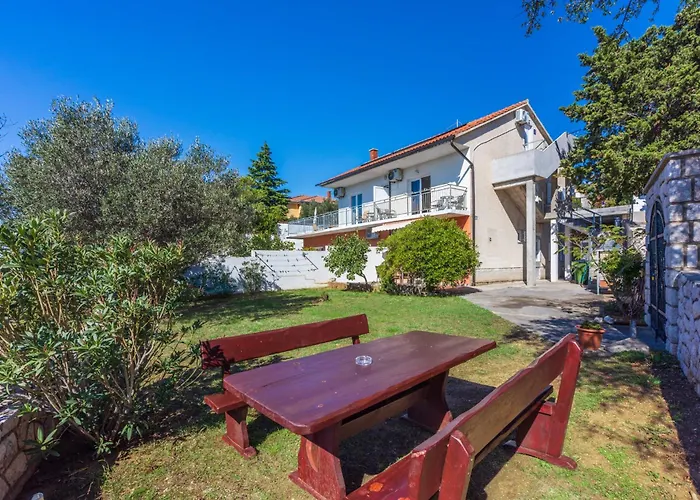 Brzica アパート ノヴィ・ヴィノドロスキー